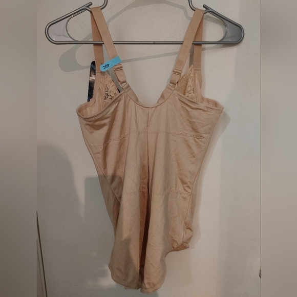 Maidenform Body Shaper Bodysuit SZ.40 C NWT - Picture 5 of 9
